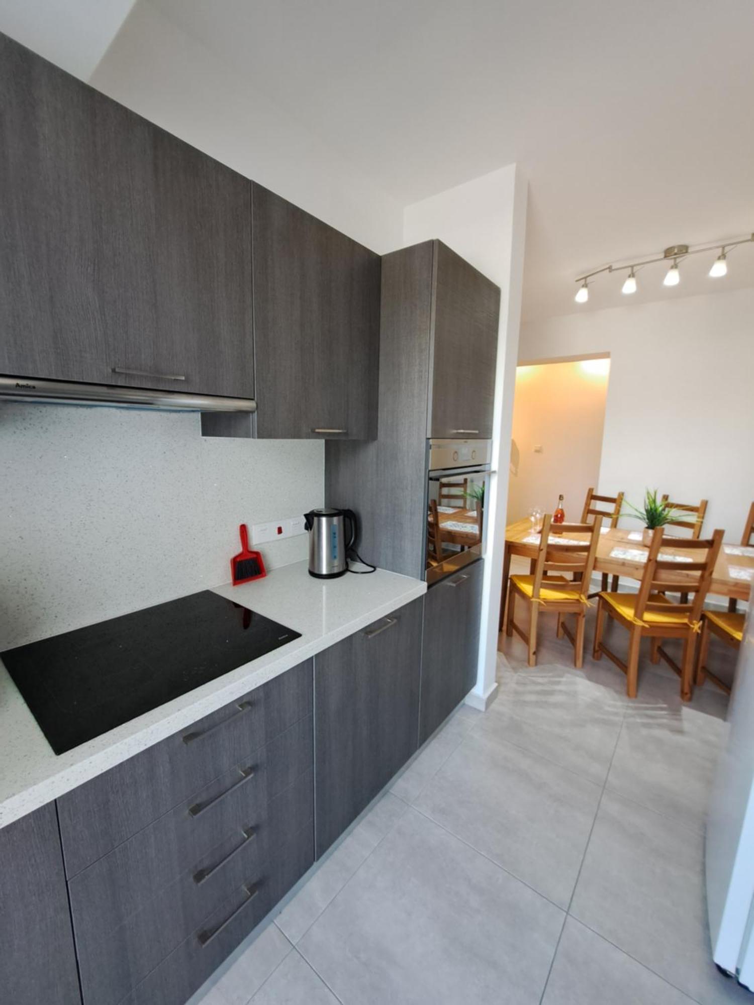 Albert'S Apartment St Lazarus 402 B - First Floor Larnaca Bagian luar foto