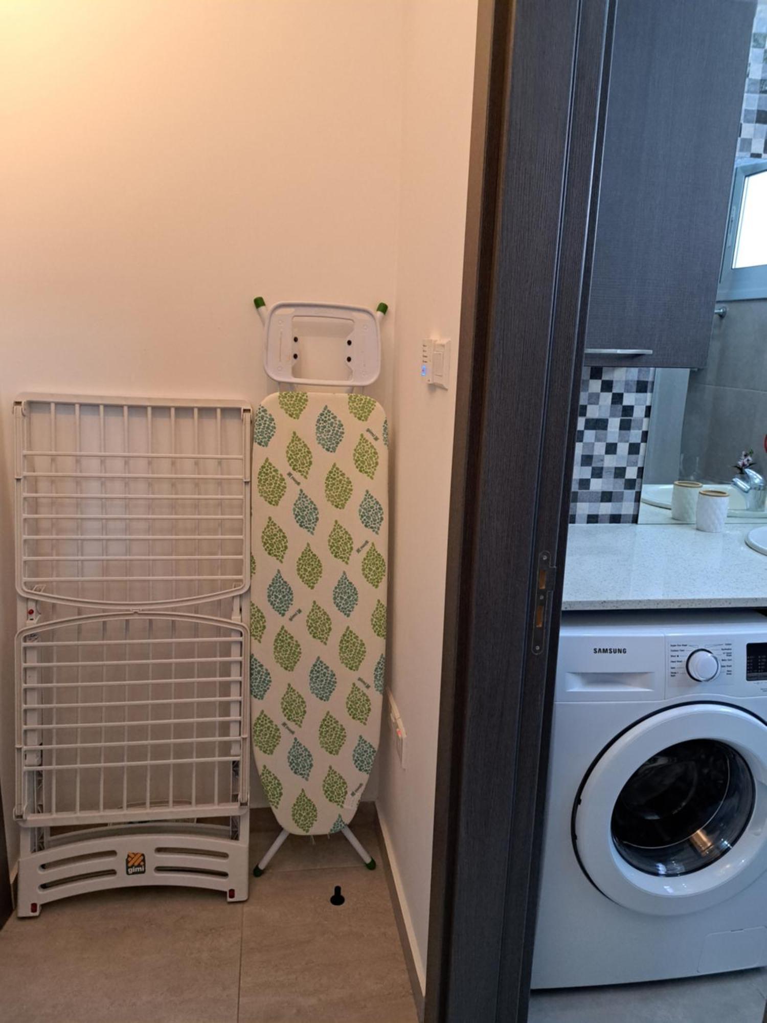 Albert'S Apartment St Lazarus 402 B - First Floor Larnaca Bagian luar foto